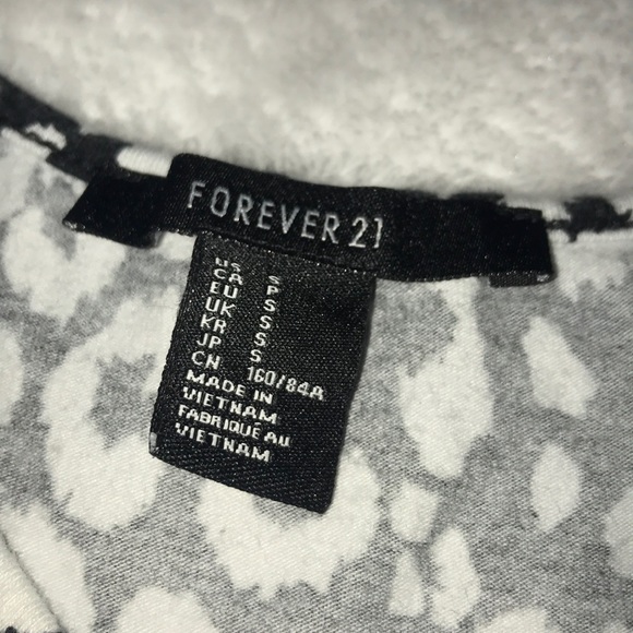 Black white - Picture 3 of 3